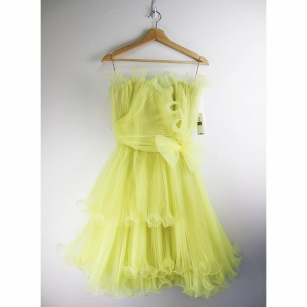 Marchesa Yellow Strapless Ruffle Trim Pleated Organza Dress Size 12 $2995 - Picture 4 of 4